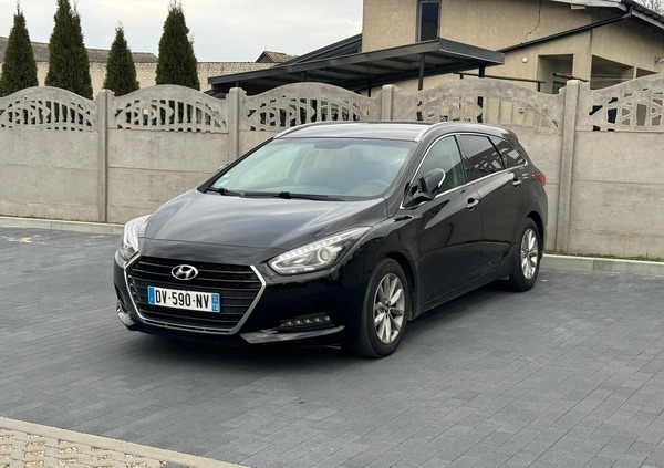 Hyundai i40 cena 36900 przebieg: 168000, rok produkcji 2015 z Ostrołęka małe 379